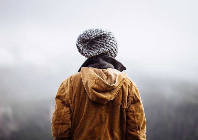 How_To_Stay_Warm_Outside_In_Winter-The_Grow_Network-Keep_Your_Head_Warm