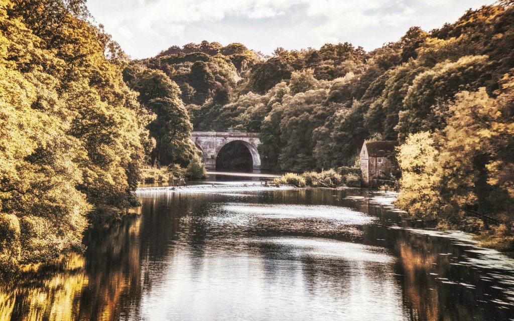 Prebends' Bridge spans the River Wear on an Autumn afternoon.