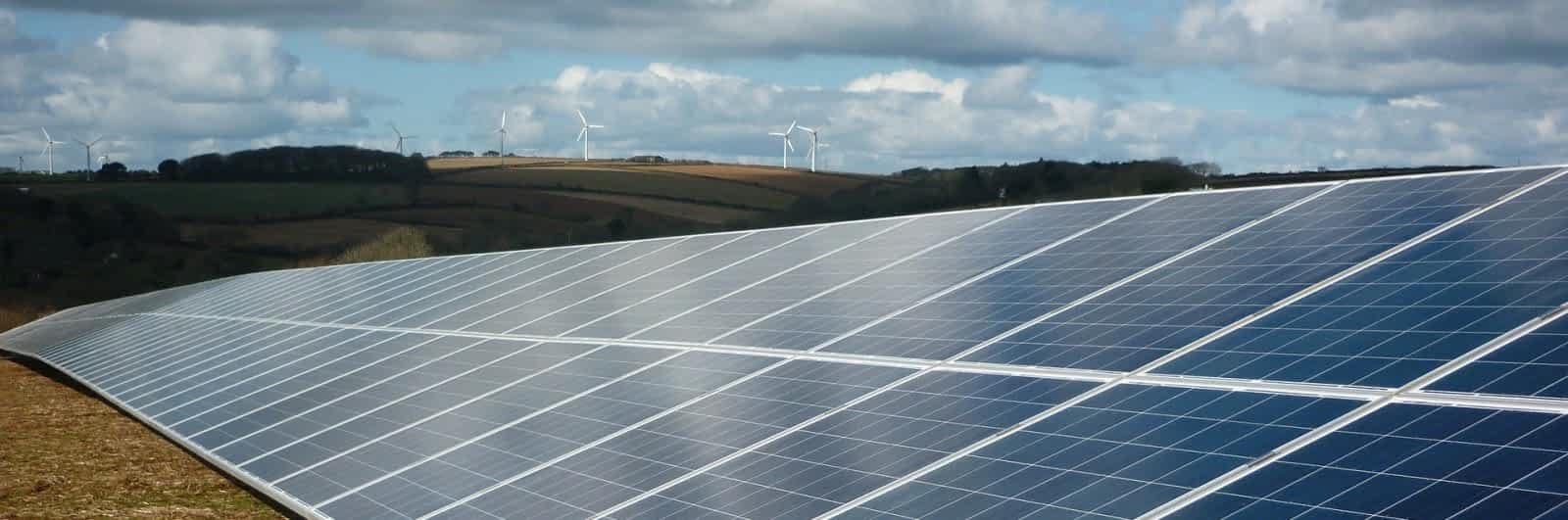 top-renewable-energy-stocks-beat-fossil-fuels