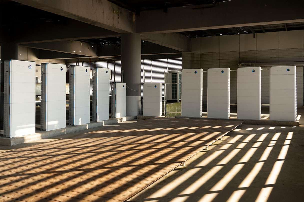 Tesla Powerwall 3 vs Sigenergy Sigenstor