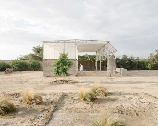 salazarsequeromedina, A Greenhouse for Plants and Humans, El Carmen, Peru. Image © Ivan Salinero