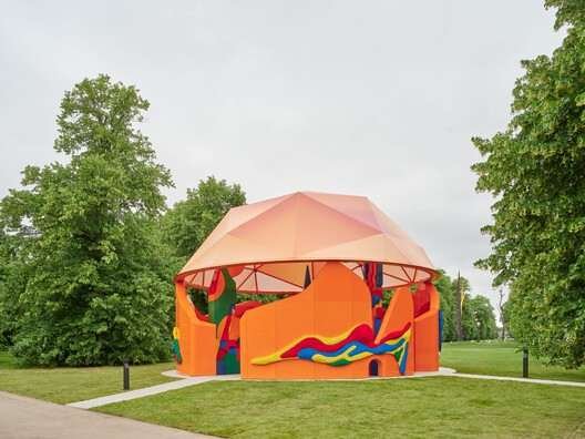 The Play Pavilion, designed by Peter Cook (Peter Cook Studio Crablab), in collaboration with Serpentine and the LEGO Group. © Peter Cook (Peter Cook Studio Crablab), Courtesy Serpentine. Image © Andy Stagg The Play Pavilion, designed by Peter Cook (Peter Cook Studio Crablab), in collaboration with Serpentine and the LEGO Group. © Peter Cook (Peter Cook Studio Crablab), Courtesy Serpentine. Image © Andy Stagg