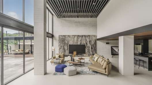 © WHOSE IMAGE STUDIO