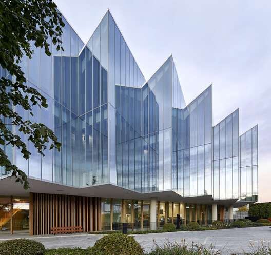 The Discovery Centre (DISC) / Herzog & de Meuron / BDP . Image © Hufton & Crow