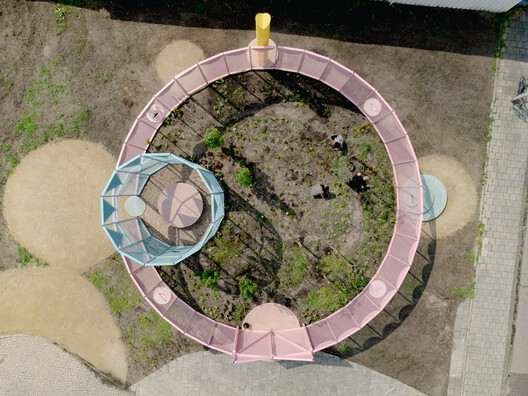 NDSM Lusthof / Studio Ossidiana. Image Courtesy of Studio Ossidiana, Riccardo de Vecchi NDSM Lusthof / Studio Ossidiana. Image Courtesy of Studio Ossidiana, Riccardo de Vecchi