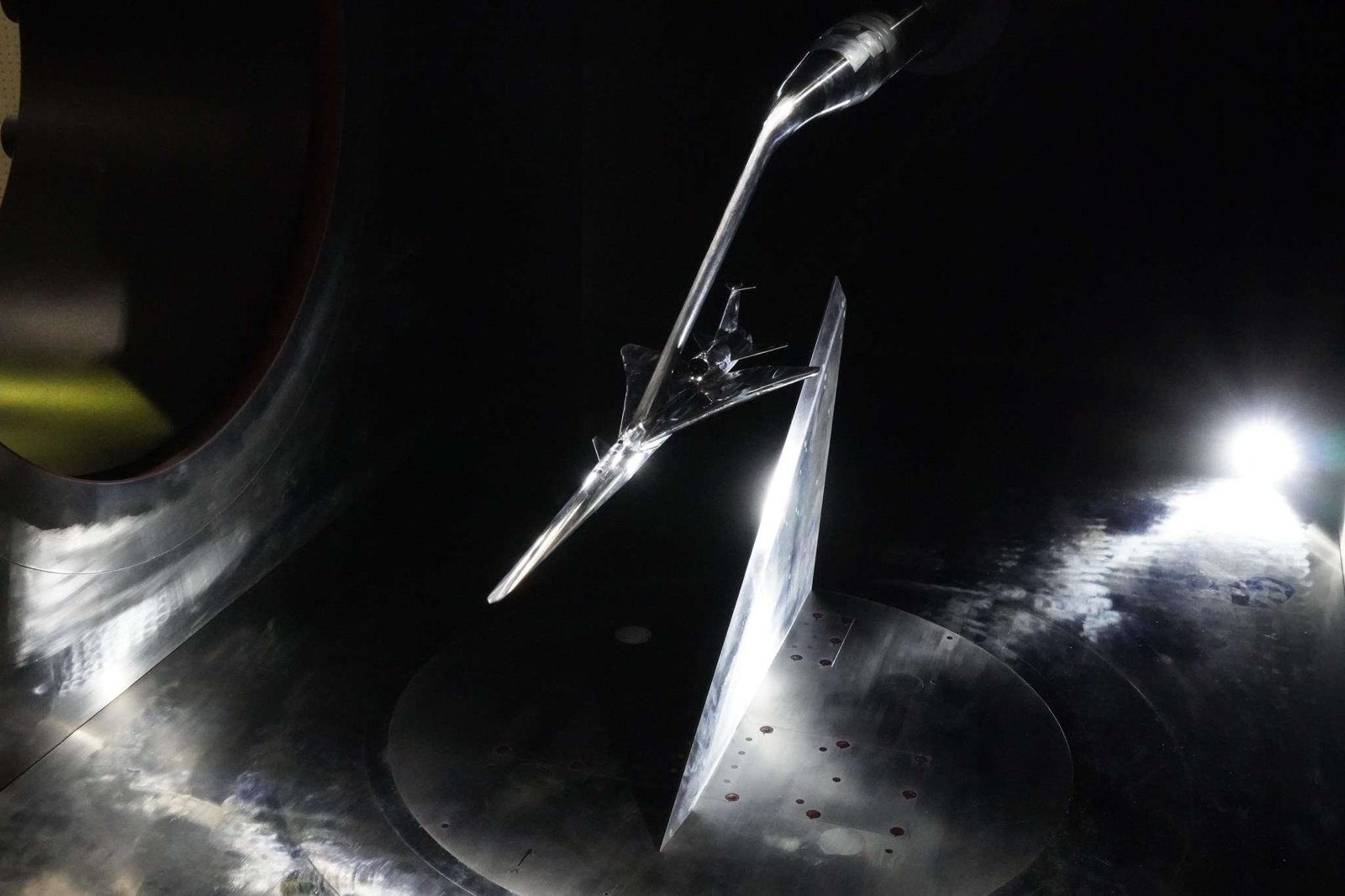 X-59 scaled model inside the JAXA supersonic wind tunnel.