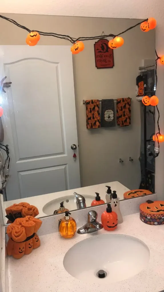 DIY Halloween decor bathroom