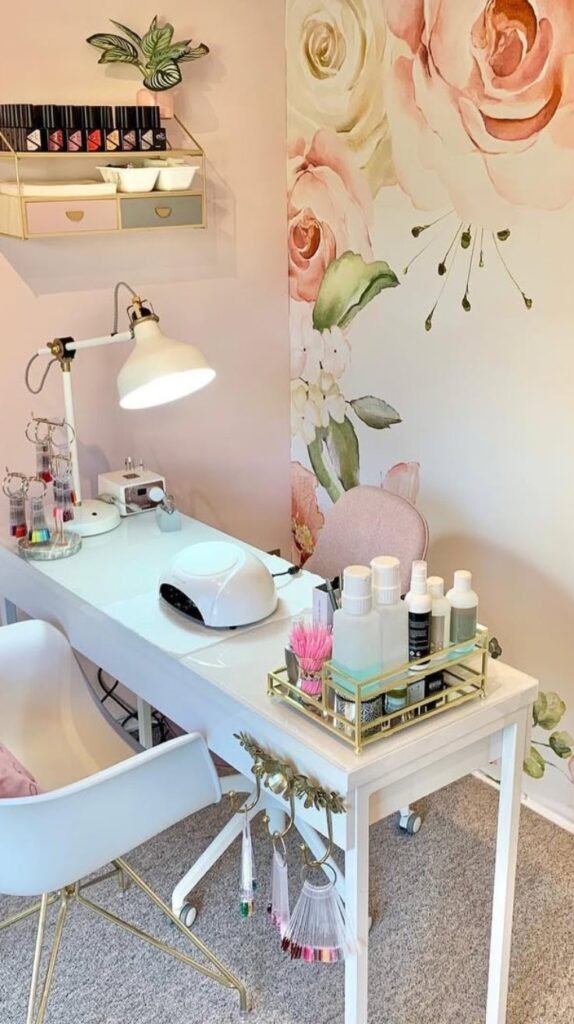 Hollywood home Nail room Hollywood home Nail room