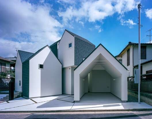 © Katsuya Taira(studioREM)