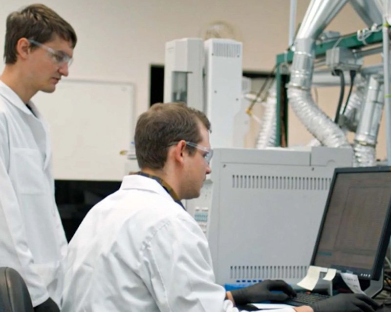 Gevo lab researchers