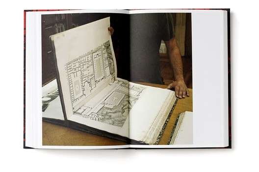 The Anatomy of the Architectural Book / André Tavares. Image © Dafne Editora