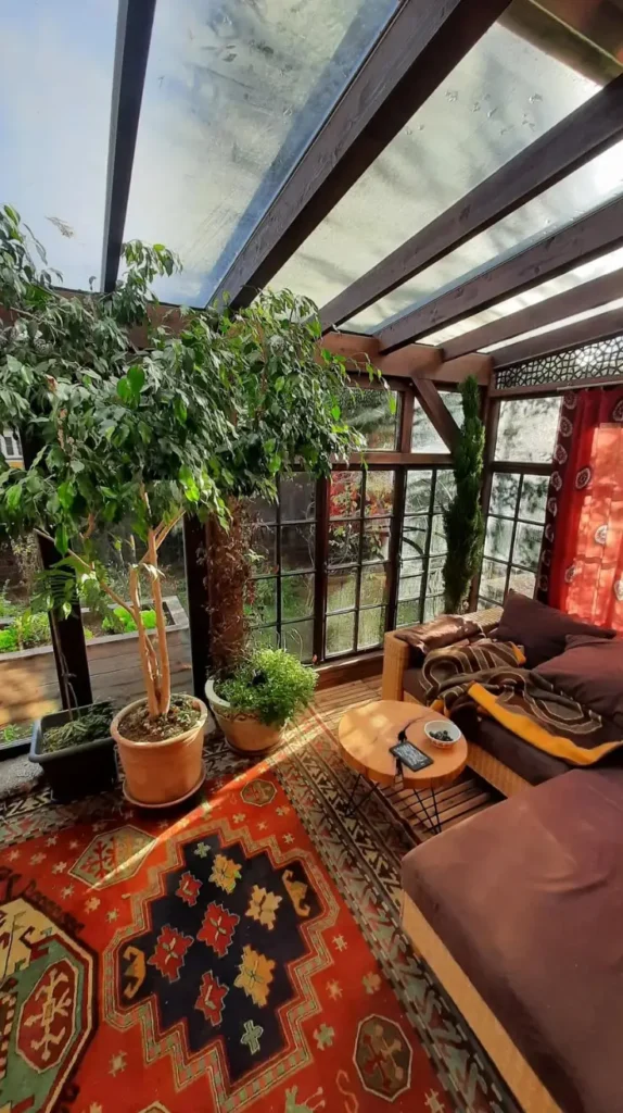 Mix Indoor and Outdoor Decor for a Relaxed Vibe Mix Indoor and Outdoor Decor for a Relaxed Vibe