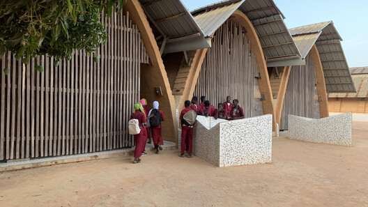 Kamanar Secondary School / Dawoffice / David Garcia, Aina Tugores. Image © Aga Khan Trust for Culture / Amir Anoushfar (photographer) Kamanar Secondary School / Dawoffice / David Garcia, Aina Tugores. Image © Aga Khan Trust for Culture / Amir Anoushfar (photographer)