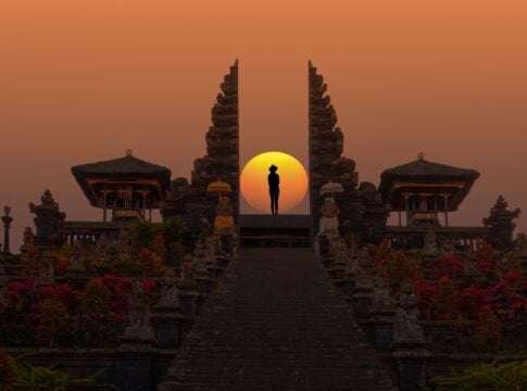 Indonesia Aims to Sell 13.4 Billion Tonnes of Carbon Credits to Global Buyers
