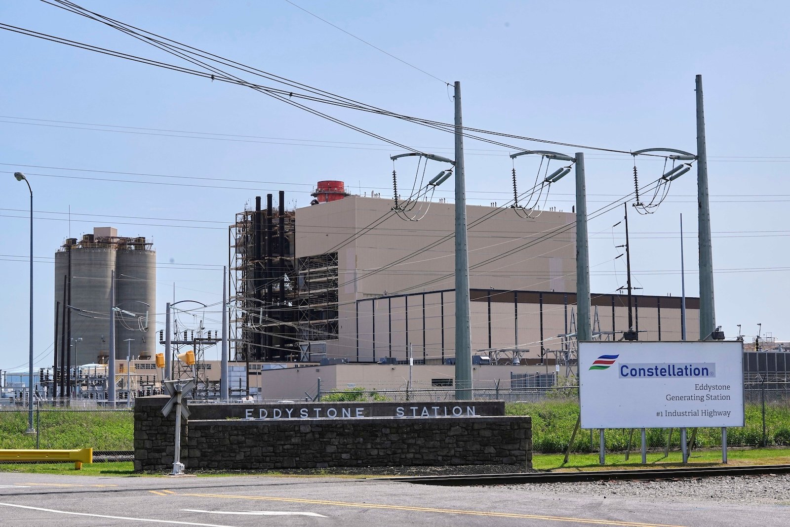 The Eddystone Generating Station in Eddystone, Pennsylvania was to close in May but will remain open under a Trump administration order.