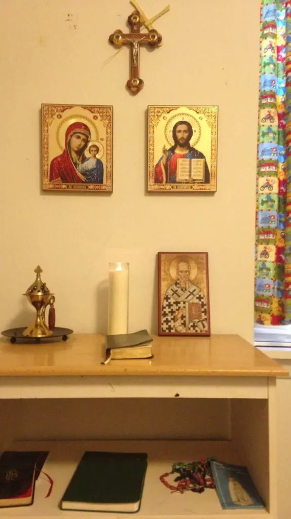 Simple Prayer Room Ideas for Small Spaces Simple Prayer Room Ideas for Small Spaces