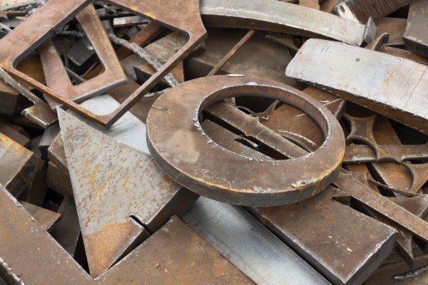 Various rusting iron and steel metal objects