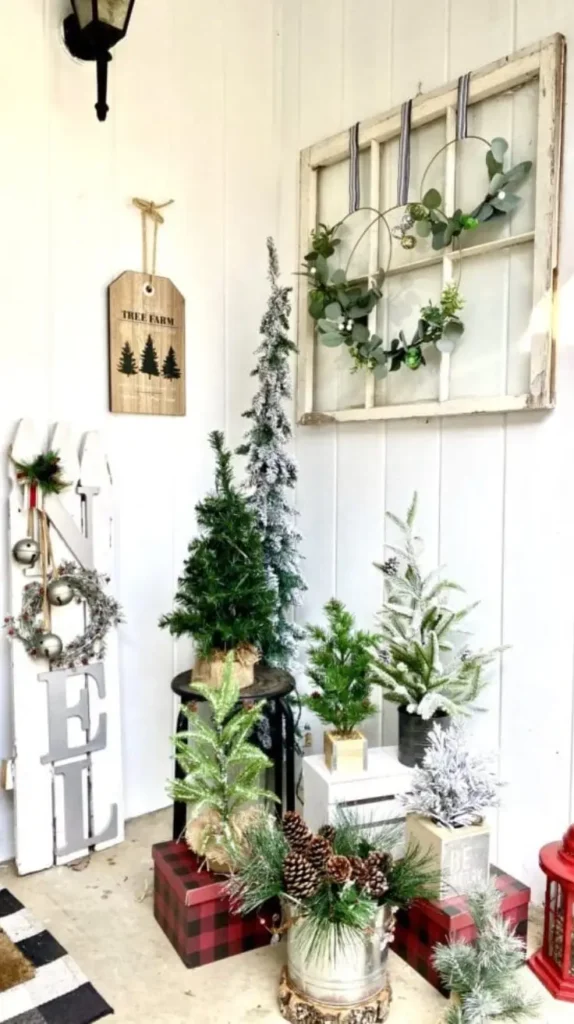 Modern Glam Porch Christmas Design