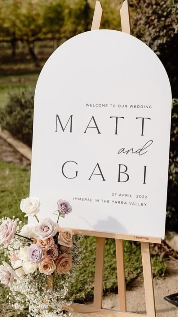 Acrylic Welcome Sign With Modern Minimalist Style Acrylic Welcome Sign With Modern Minimalist Style