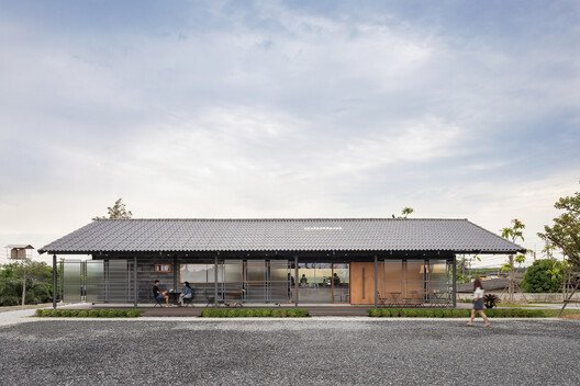 © Usssajaeree studio