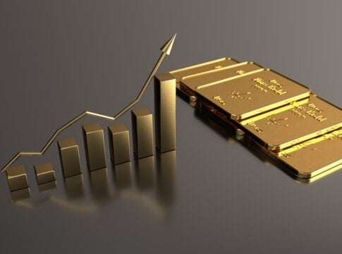 Gold Prices Hit All-Time High at $4,642 on Strong Demand