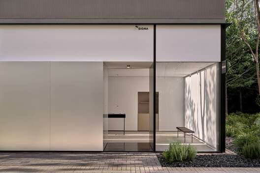 © Jonathan Leijonhufvud