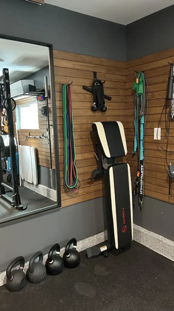 Small Gym Room Wall-folding benches Small Gym Room Wall-folding benches