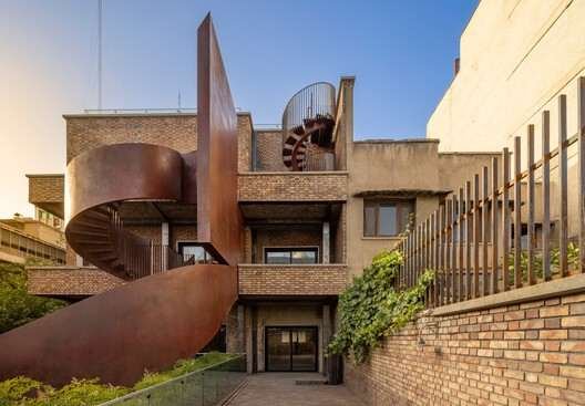 © Parham Taghioff © Parham Taghioff