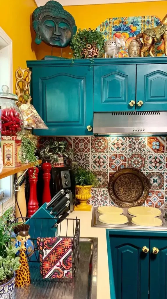 Upper Cabinet Decor Ideas to Transform Your Kitchen

