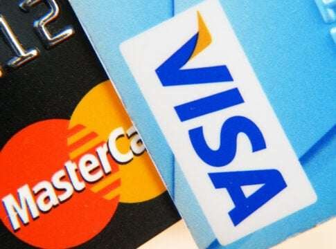 Visa vs Mastercard: Strong Earnings Meet Rising Climate Pressure