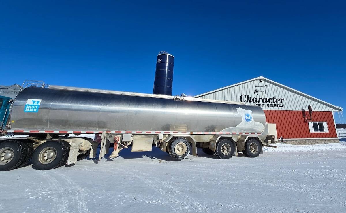 Lora Bender visited her friend, and Holstein Canada’s CEO, Greg Dietrich on his farm in Mildmay, Ont. – Character Holsteins – earlier this year. Photo: Lora Bender