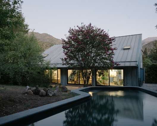 © Ivan Bravo Architects