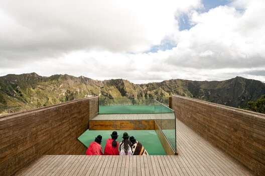 Mirador de Cristal, Daniel Moreno Flores + Javier Mera Luna + Jorge Javier Andrade Benítez, Quilotoa, 2013. Image © Francesco Russo