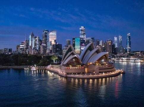 Carbon Credit Rush: Mining Giants Rio Tinto and Woodside Turn to Offsets Under Australia’s Climate Rules