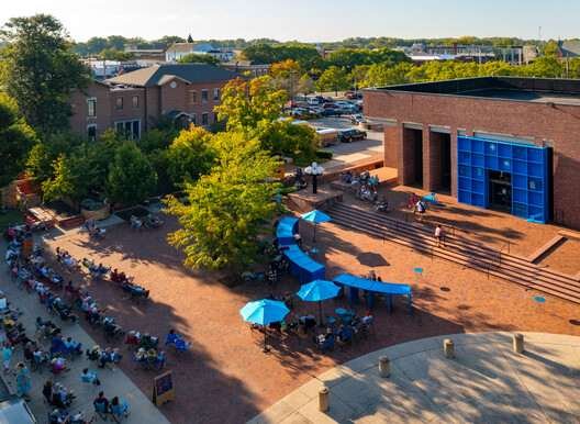 © Hadley Fruits for Exhibit Columbus