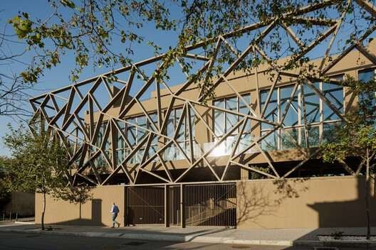 © Ivo Tavares Studio