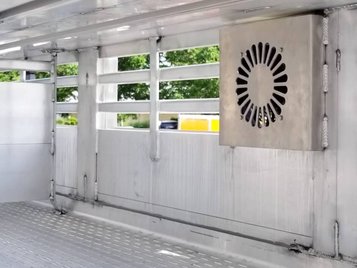 Walinga offers remote-controlled forced-air fans to help add airflow inside the trailer. Photo: Walinga video screengrab via YouTube