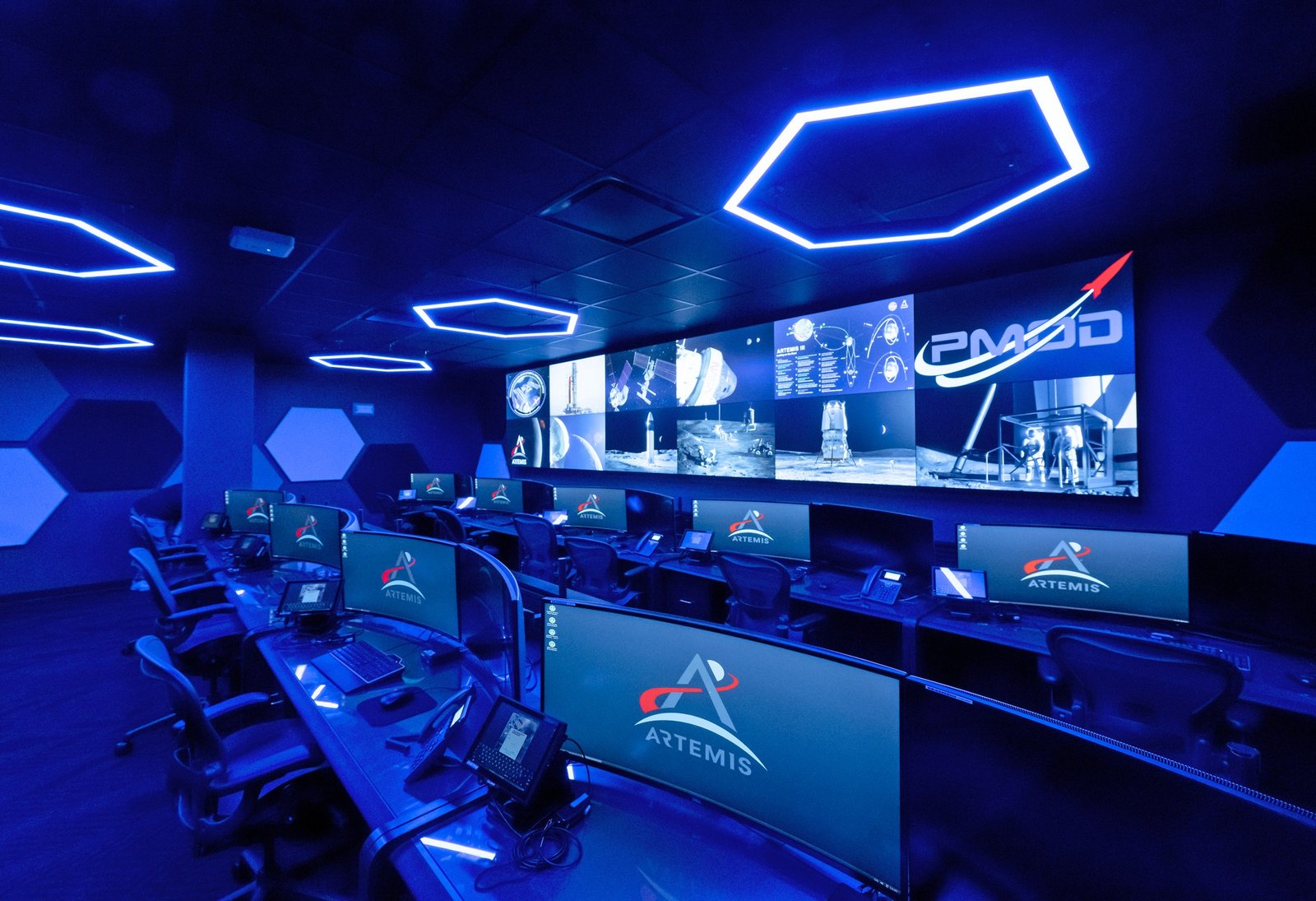 Support engineers will use the LESA (Lander Engineering Support Area) at NASA Marshall to monitor human landing system (HLS) for the first crewed Artemis missions.