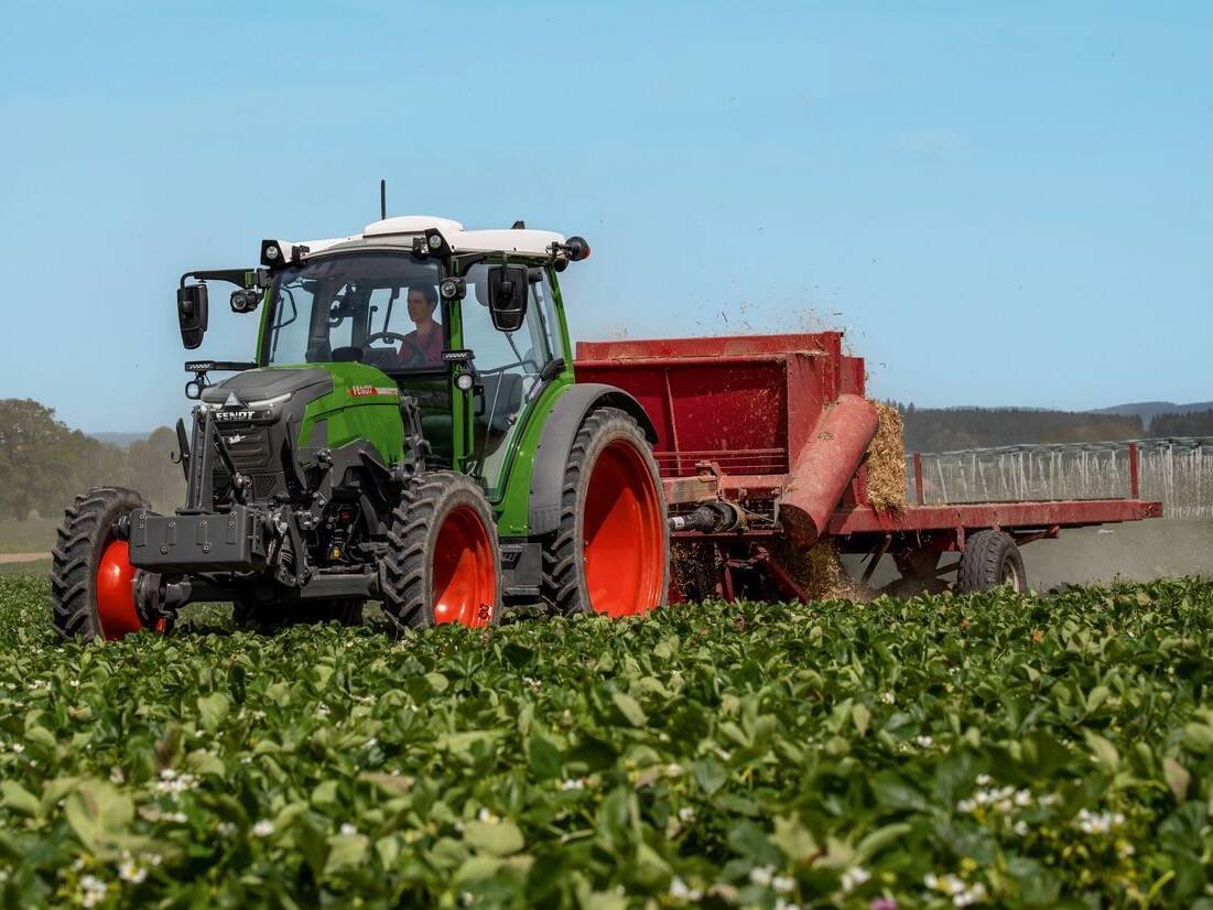 Fendt’s e100 series electric tractors, made at its Marktoberdorf plant in Germany, were launched in European markets starting in 2024 and in the U.K. and Ireland last year. Photo: Fendt