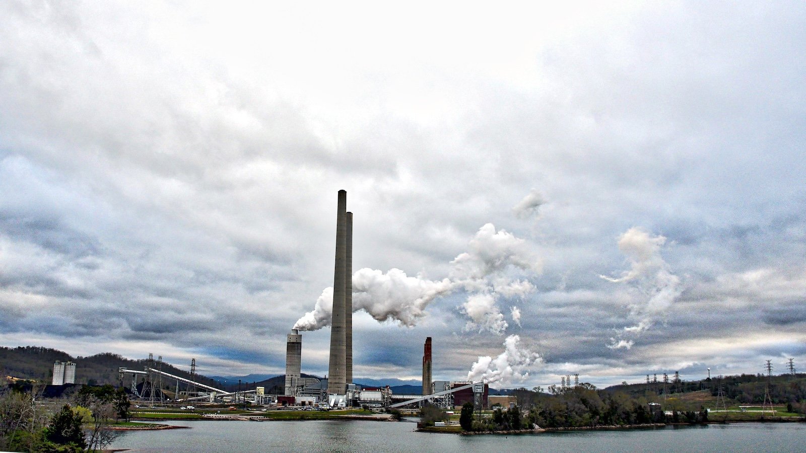 A view of the Kingston Fossil Plant in Roane County, Tennessee.