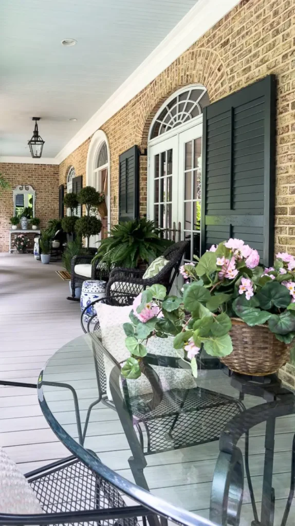 Long Front Porch Decorating Ideas