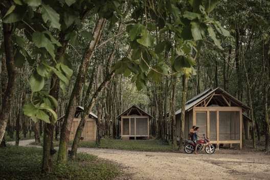 Tierras Temporary Housing Units in Palenque, Mexico, by Manuel Cervantes Estudio. Image Courtesy of International Union of Architects (UIA)