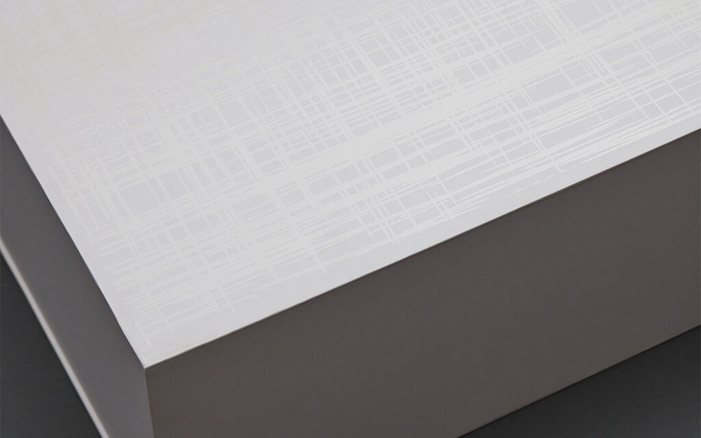 Rigid box corner structure created with V-cutting technique