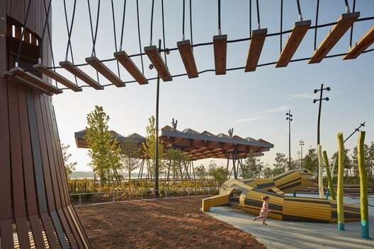 Tom Lee Park / SCAPE + Studio Gang. Image © Tom Harris Tom Lee Park / SCAPE + Studio Gang. Image © Tom Harris