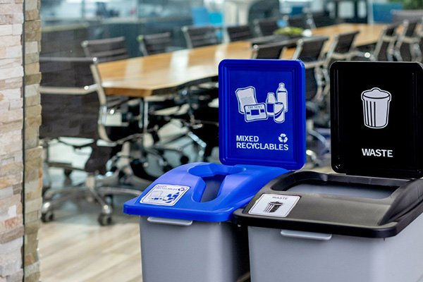 a trash and recycling bin