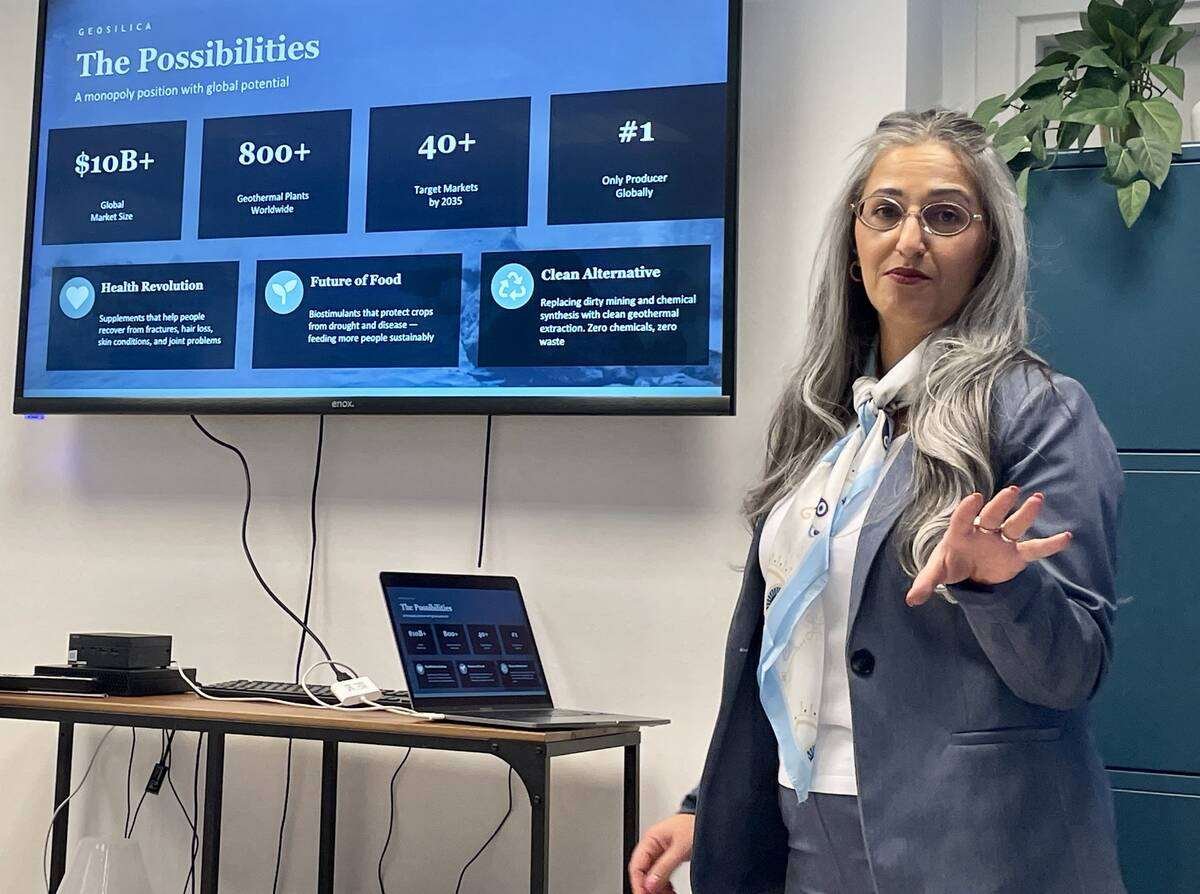 Researcher and entrepreneur Fida Abu Libdeh speaks about GeoSilica in Iceland. Photo: Lilian Schaer