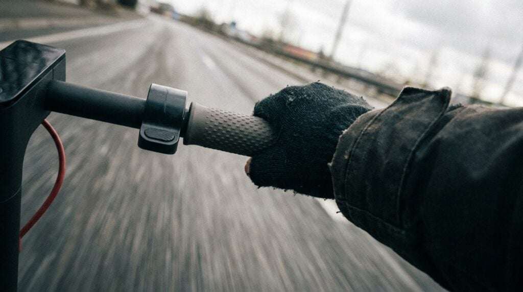 How Fast Are Electric Scooters Really? We Measured Claimed vs Tested Top Speed 3 art3 speedo