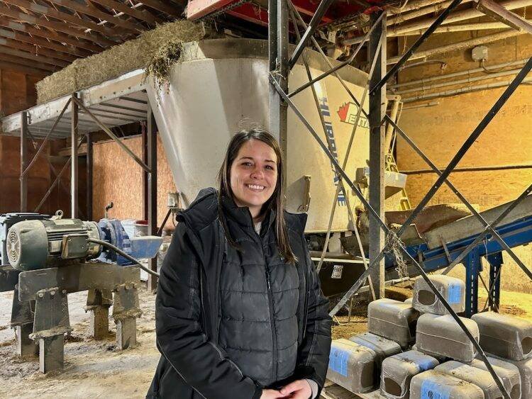 Laura Lefebvre, dairy nutrition consultant at Meunerie Benjamin, formulated the feed for the replacement animals at Ferme 299. Photo: Marie-Josée Parent