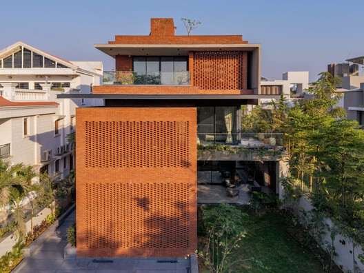© Inclined Studio