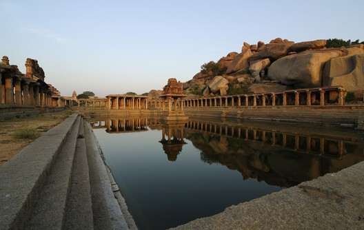 The sacred pushkarani, or tank, located on the eastern side of Krishna temple in Hampi, India. Image © Dey.sandip. License Creative Commons Attribution-Share Alike 4.0 International.